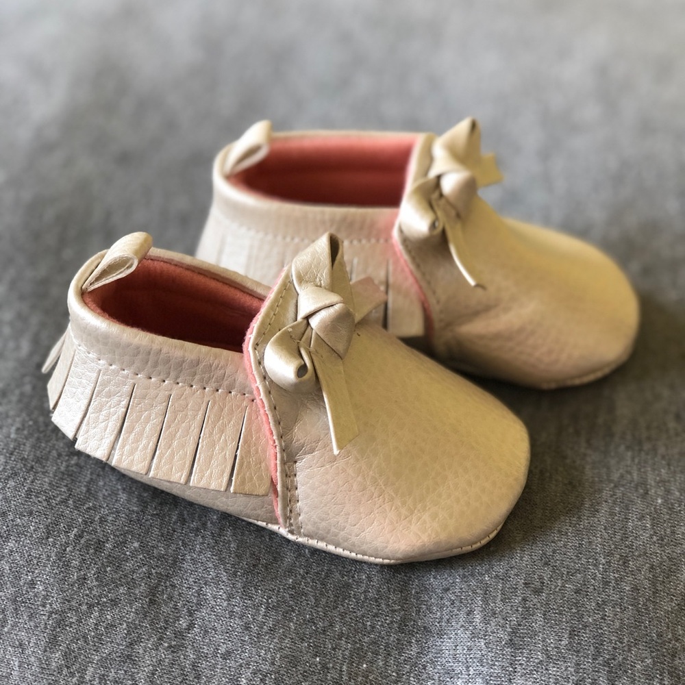 Gold moccasin crib shoe 0-3 month infant